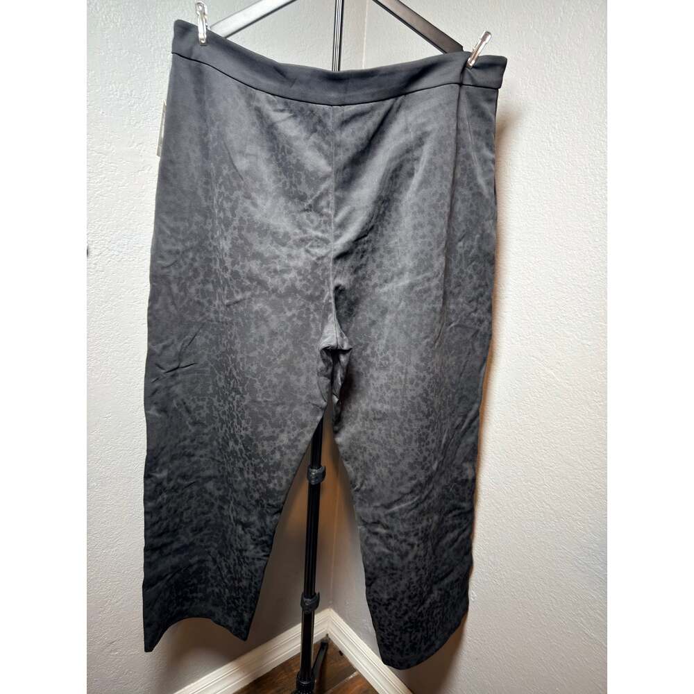 M Collection Black Animal Print Wide Leg Cropped Pants Women's 1X NWT - Picture 8 of 8
